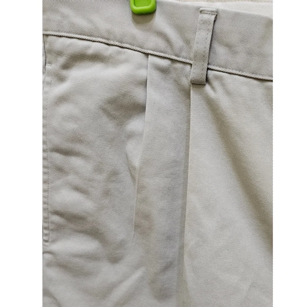 L.L. Bean Classic Fit Shorts Pleated Khaki Casual Cotton Men's Size‎ 37